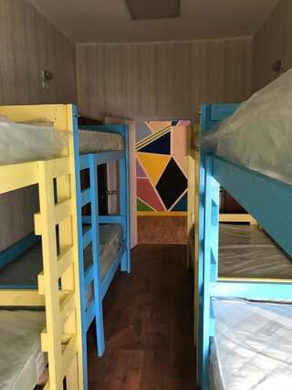 Хостелы Hostel Darnitsa1 Киев Кровать в общем 8-местном номере-1