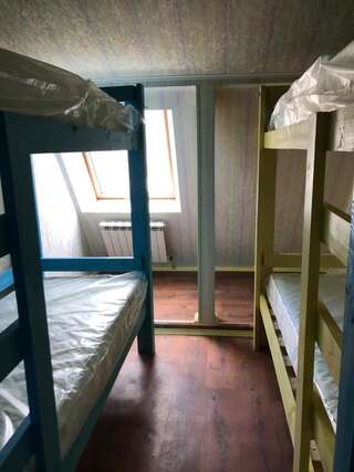 Хостелы Hostel Darnitsa1 Киев Кровать в общем 8-местном номере-2