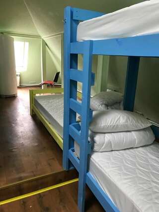 Хостелы Hostel Darnitsa1 Киев Кровать в общем номере для мужчин-1